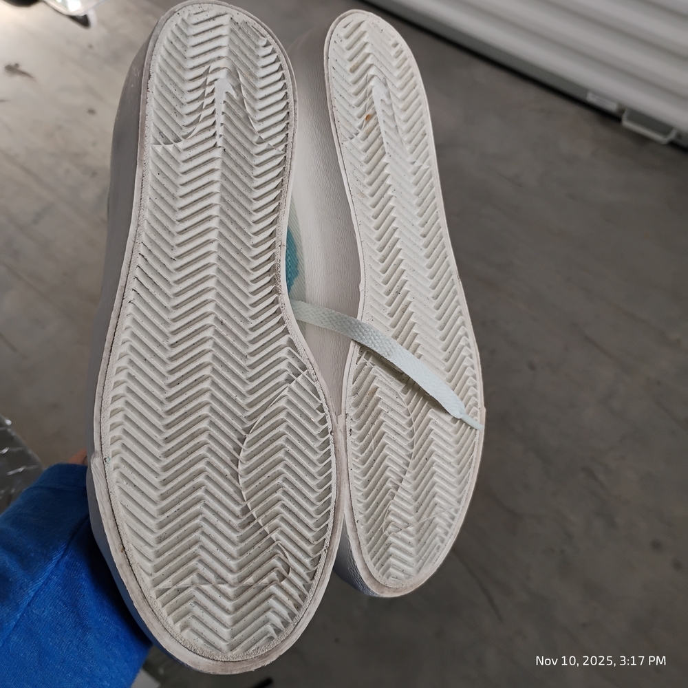 Nike Women's Size 5 High-Top Sneakers in Light Blue and White - Nike Check - Picture 6 of 6